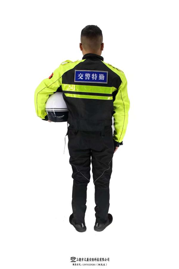 交警反光执勤服，科技与安全的人性化融合设计